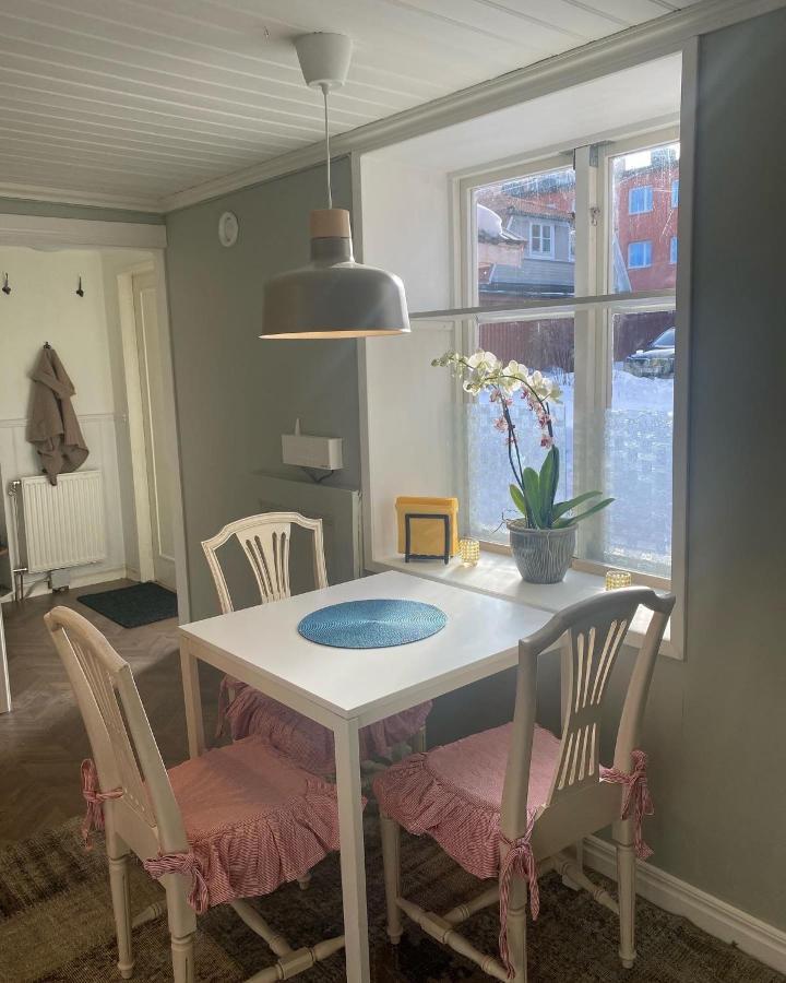 Gardshuset Mitt I Centrala Gaevle Exterior foto
